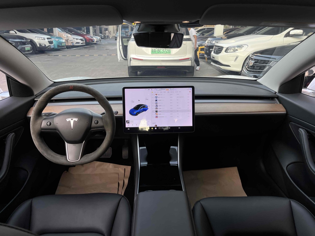 特斯拉 Model 3  2019款 標(biāo)準(zhǔn)續(xù)航后驅(qū)升級(jí)版圖片