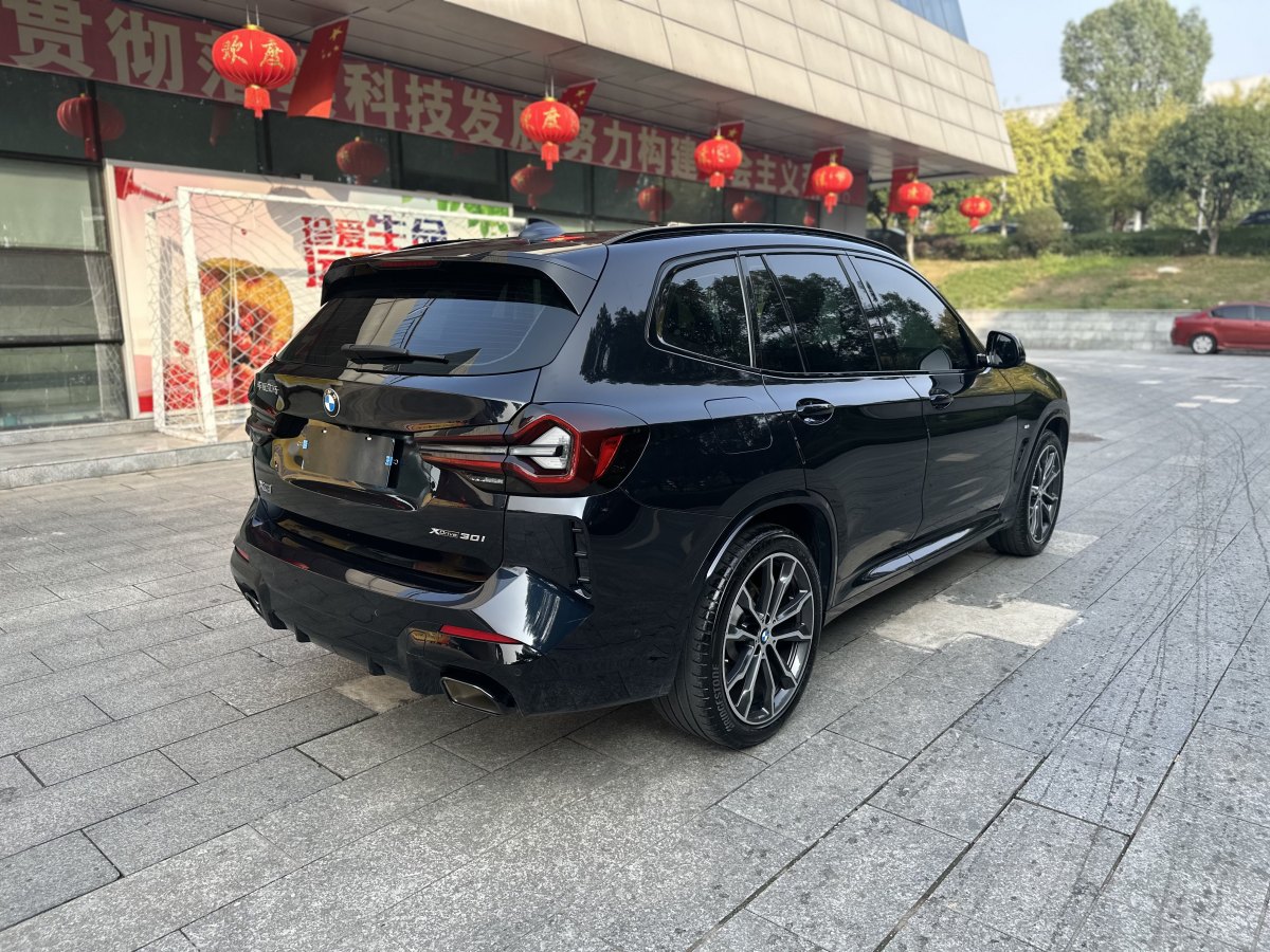 寶馬 寶馬X3  2022款 xDrive30i 領(lǐng)先型 M曜夜套裝圖片