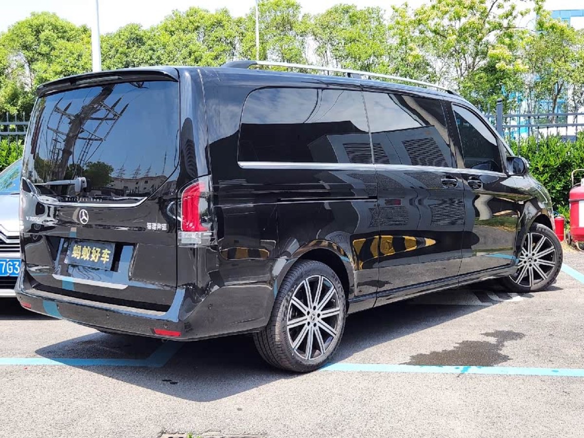 奔馳 V級  2024款 V 300 L 長軸距尊貴版圖片
