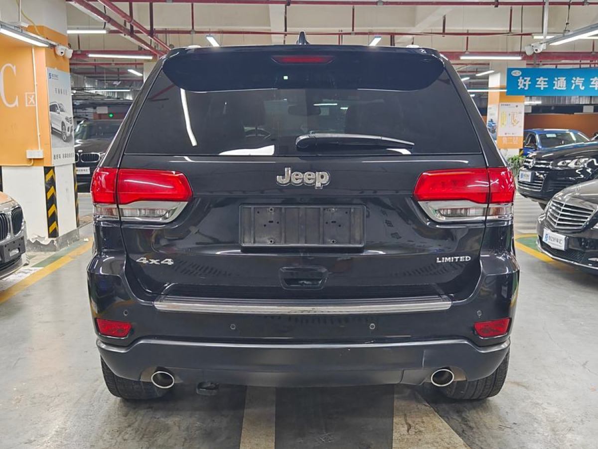 Jeep 大切諾基  2015款 3.0L 精英導(dǎo)航版圖片