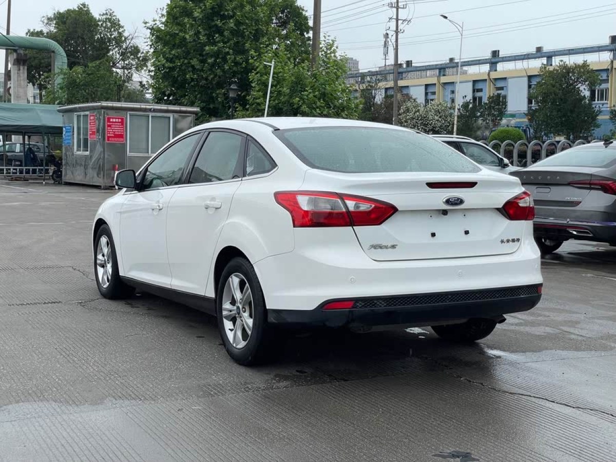福特 ?？怂? 2012款 三廂 1.6L 自動(dòng)風(fēng)尚型圖片