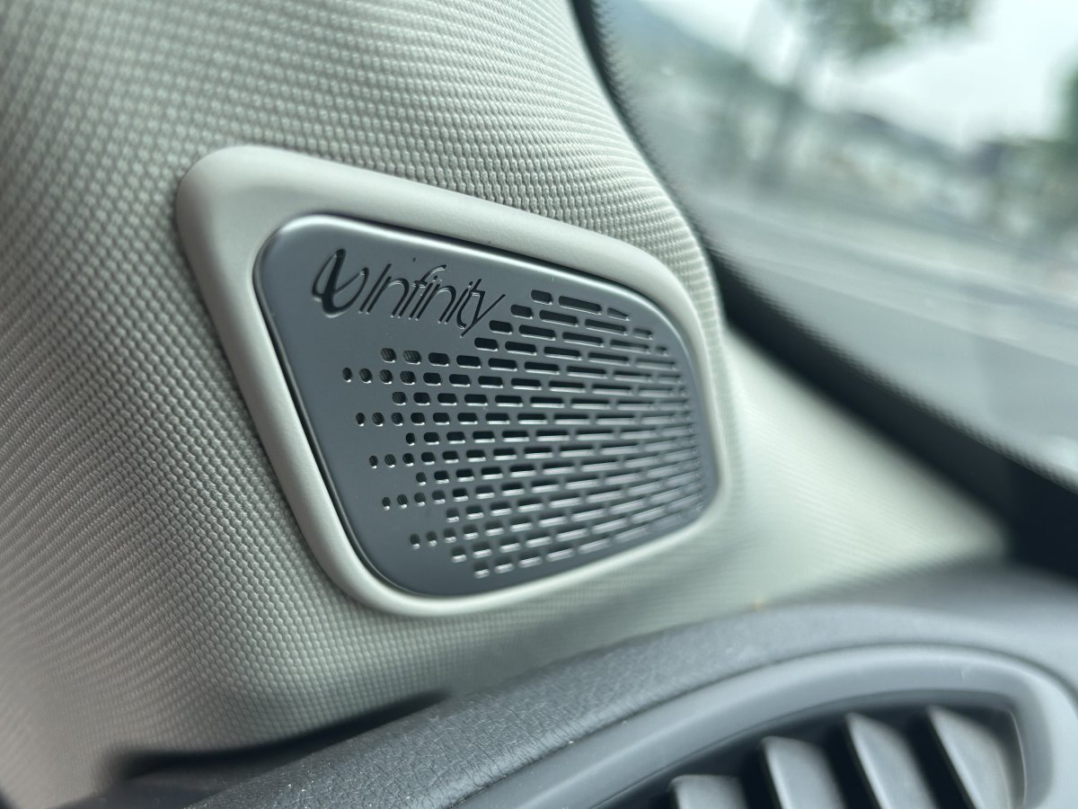 領(lǐng)克 領(lǐng)克01新能源  2019款  1.5T PHEV 勁Pro 國VI圖片