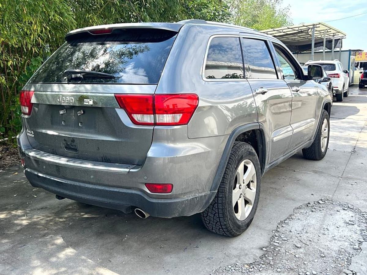 2012年10月Jeep 大切諾基  2012款 3.6L 豪華導(dǎo)航版