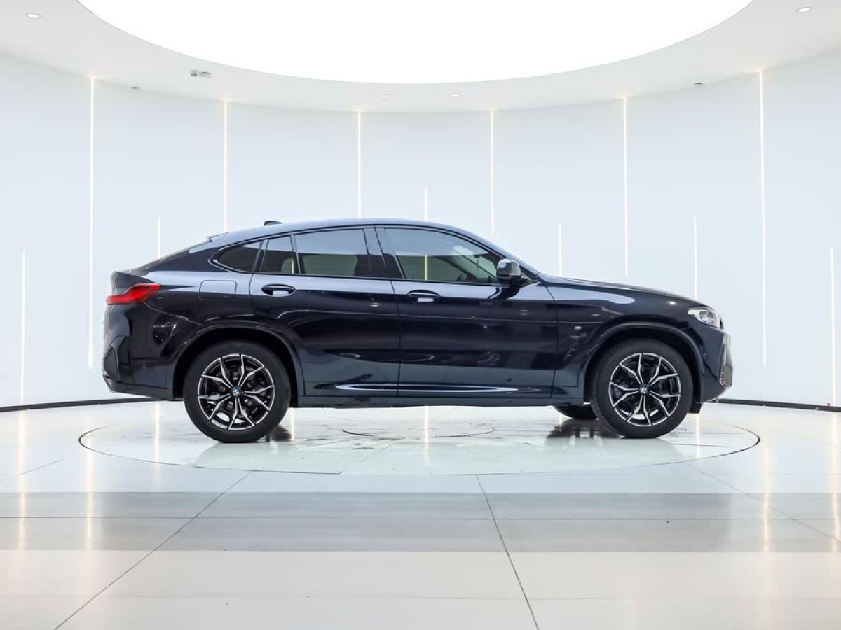 寶馬 寶馬X4  2022款 xDrive 25i M運(yùn)動套裝圖片