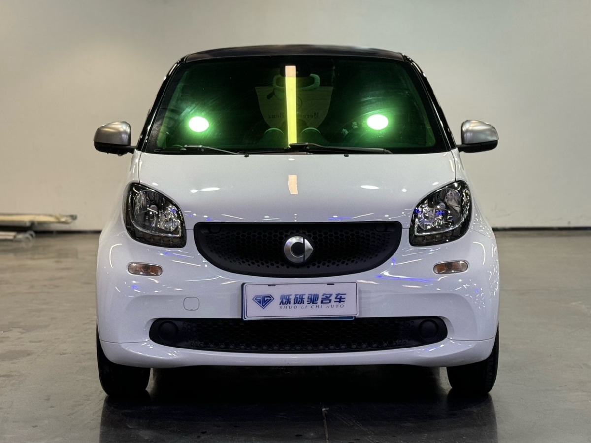 2015年12月smart fortwo  2015款 1.0L 52千瓦硬頂靈動版