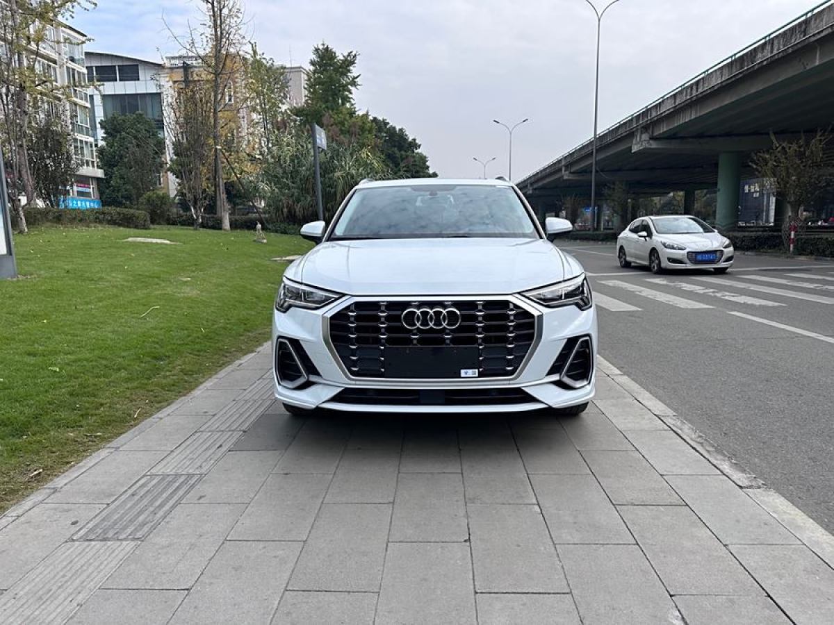 奧迪 奧迪Q3  2020款 35 TFSI 時(shí)尚動(dòng)感型圖片