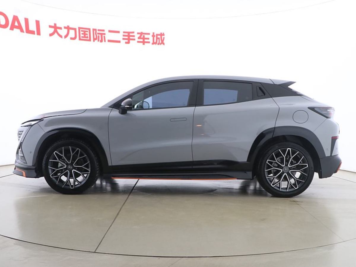 長(zhǎng)安 UNI-T  2022款 1.5T 運(yùn)動(dòng)版 尊貴型圖片