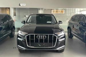 奧迪Q7 奧迪 45 TFSI quattro S line運(yùn)動(dòng)型