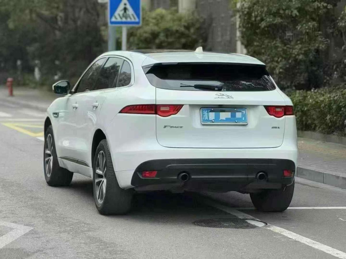 捷豹 XE  2017款 2.0T 200PS R-Sport圖片