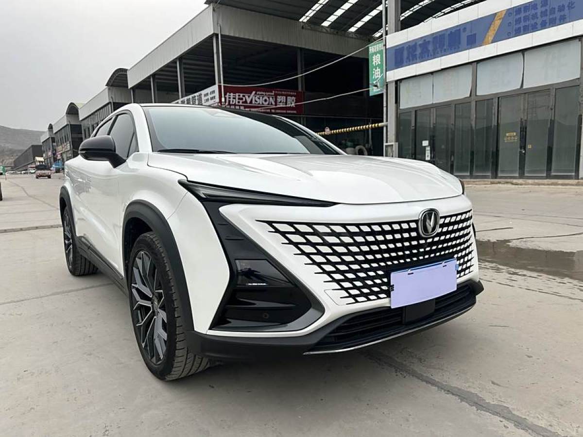 長(zhǎng)安 UNI-T  2022款 1.5T 尊貴型圖片