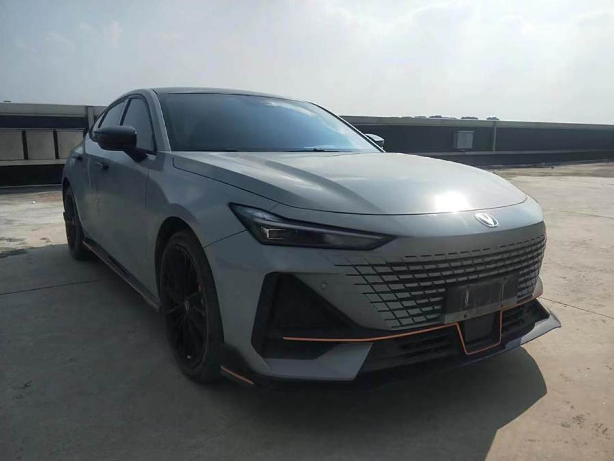 長(zhǎng)安 長(zhǎng)安UNI-V  2022款 1.5T 運(yùn)動(dòng)版圖片