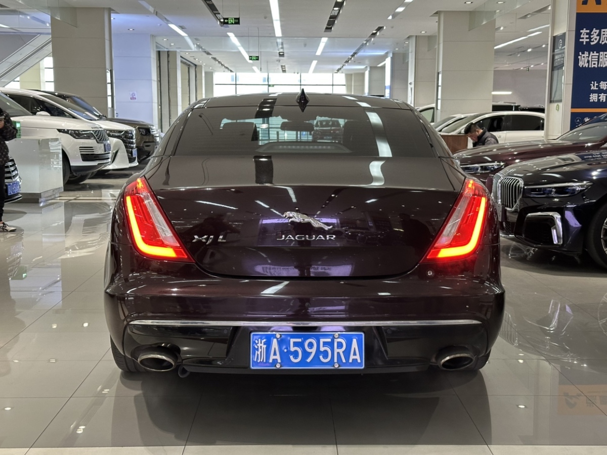 捷豹 XJ  2016款 XJL 2.0T 兩驅(qū)典雅商務(wù)版圖片