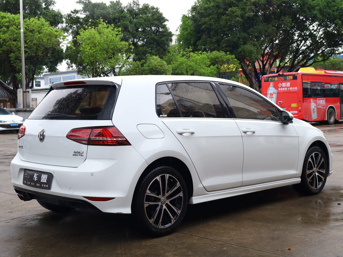 大眾 高爾夫  2017款 280TSI 自動(dòng)R-Line百萬輛紀(jì)念版圖片