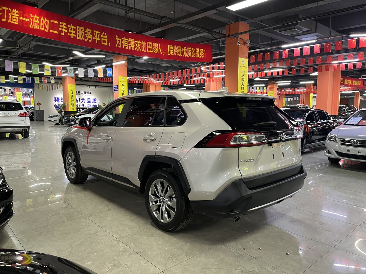 豐田 威蘭達(dá)  2022款 2.0L CVT兩驅(qū)豪華版圖片
