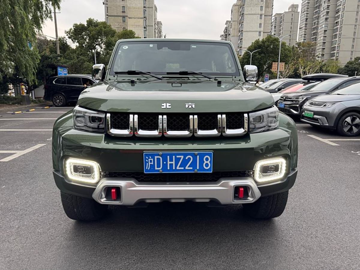 北京 BJ40  2020款 2.0T 自動四驅(qū)致敬2020版?zhèn)b客型圖片