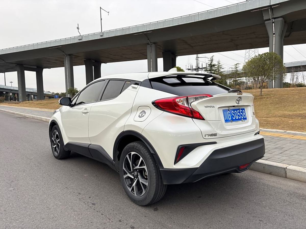 豐田 C-HR  2018款 2.0L 酷跑領(lǐng)先版 國(guó)V圖片