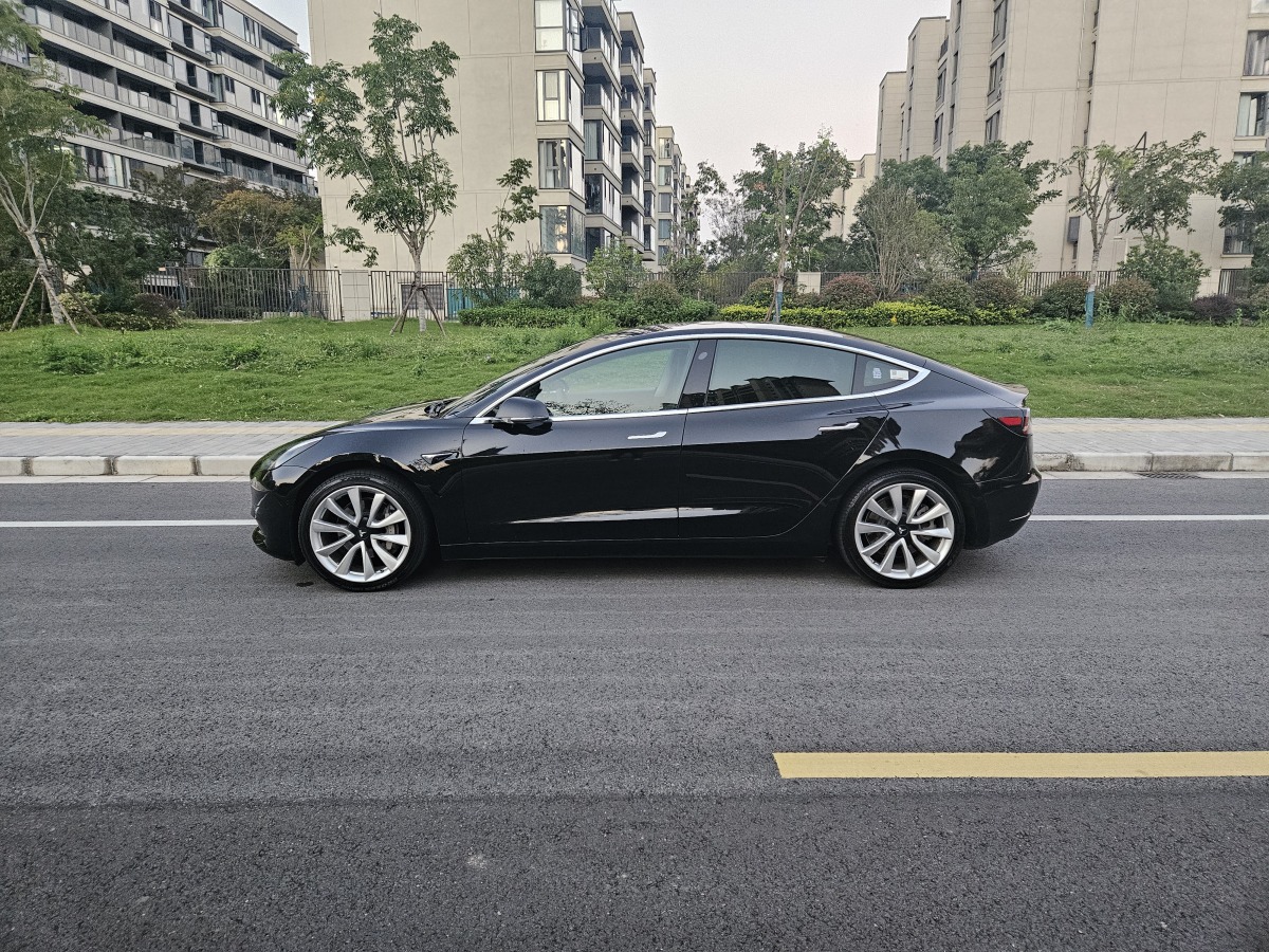 2020年11月特斯拉 Model 3  2019款 標(biāo)準(zhǔn)續(xù)航后驅(qū)升級版