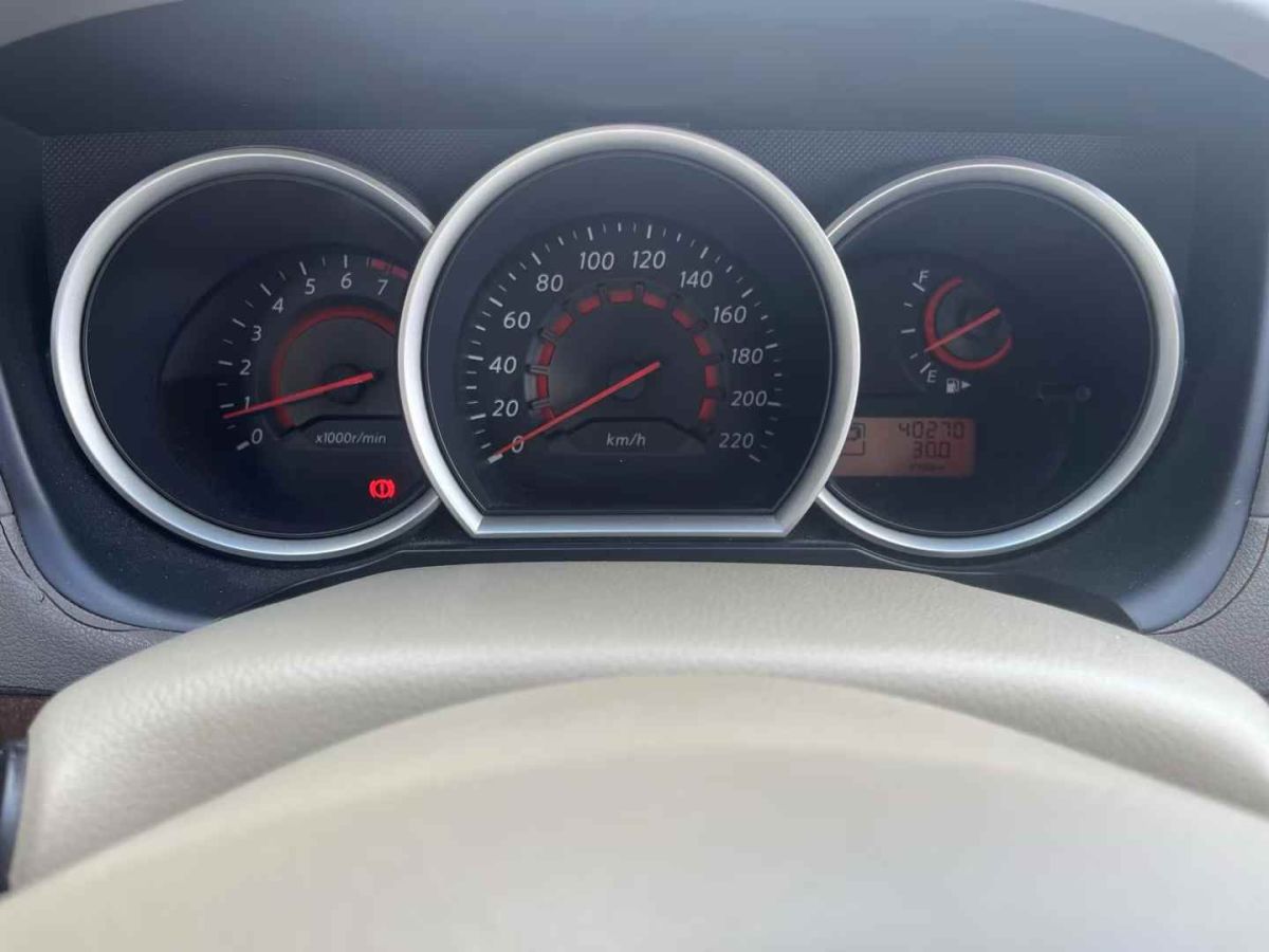 日產(chǎn) 驪威  2010款 勁逸版 1.8L 手動(dòng)標(biāo)準(zhǔn)型圖片