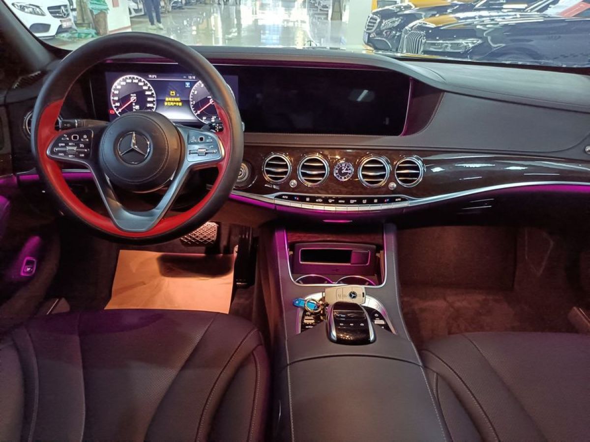 2018年8月奔驰 奔驰S级  2018款 S 320 L