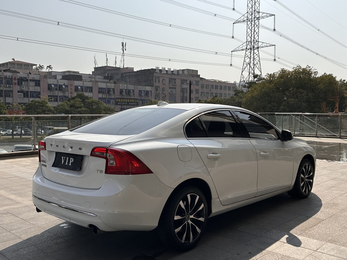 沃爾沃 S60  2014款 2.0T T5 個性運動版(改款)圖片