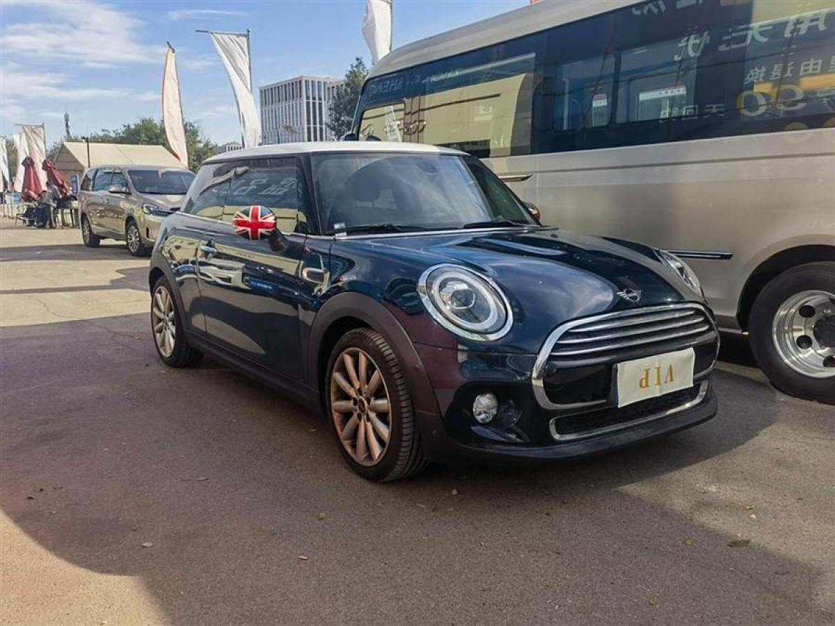 MINI COUNTRYMAN  2018款 1.5T COOPER 藝術家圖片