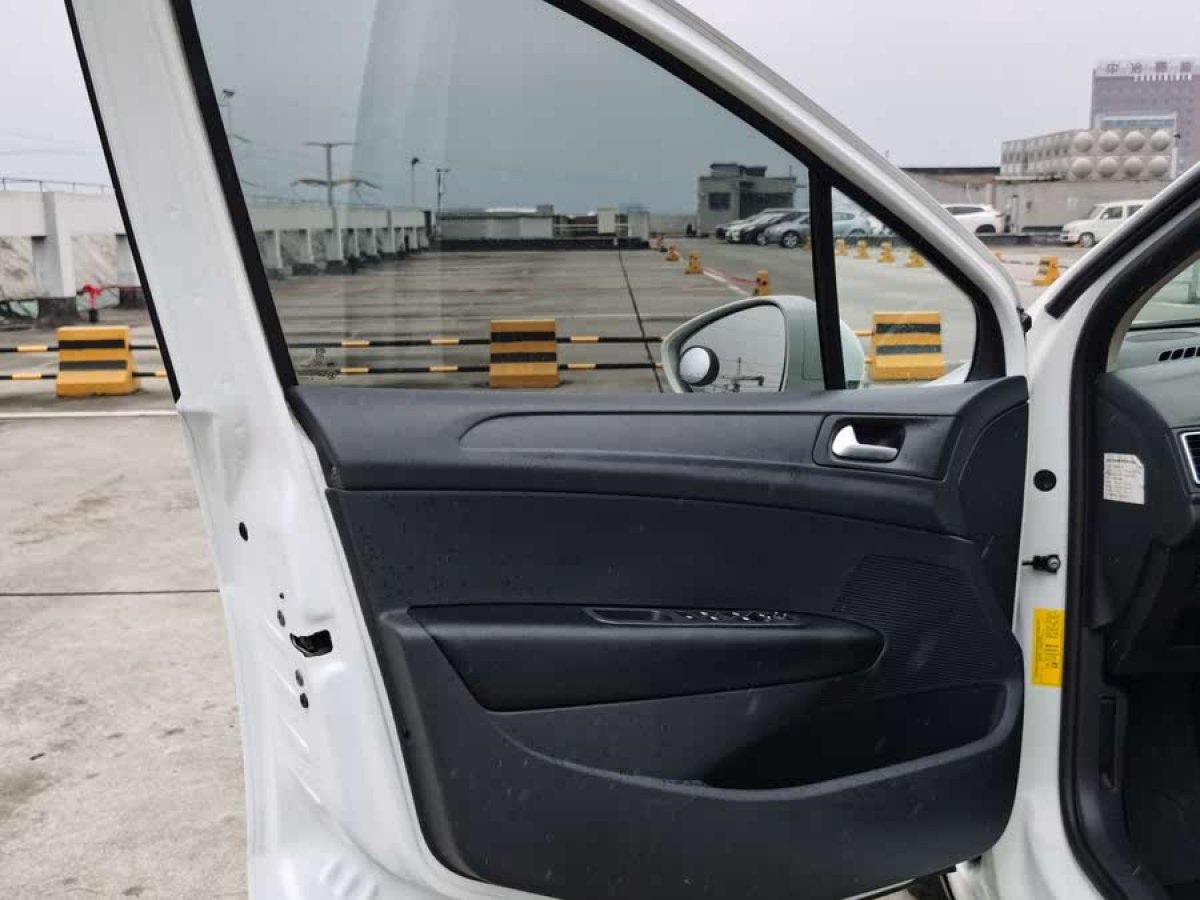 標(biāo)致 308  2013款 1.6L 自動優(yōu)尚型圖片