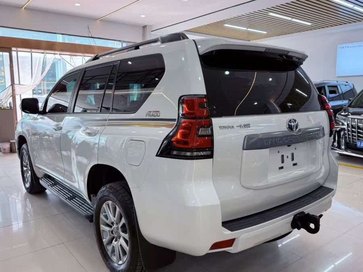 豐田 普拉多  2019款 3.5L 自動(dòng)TX-L尊享版后掛備胎圖片