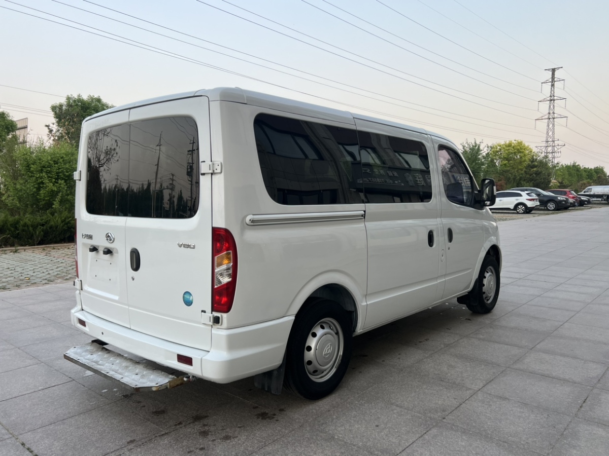 上汽大通 V80  2014款 2.5T 傲運(yùn)通短軸低頂圖片