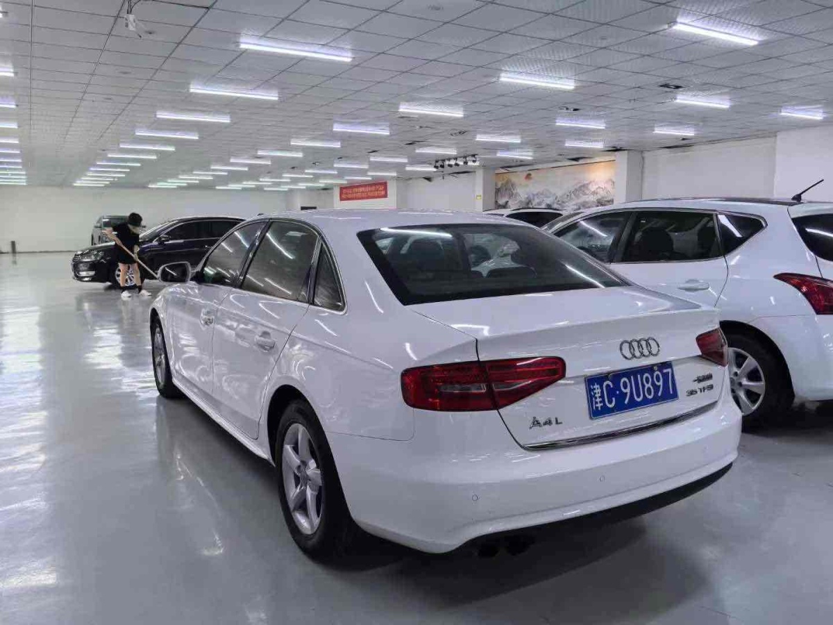 奧迪 奧迪A4L  2013款 35 TFSI 自動標(biāo)準(zhǔn)型圖片