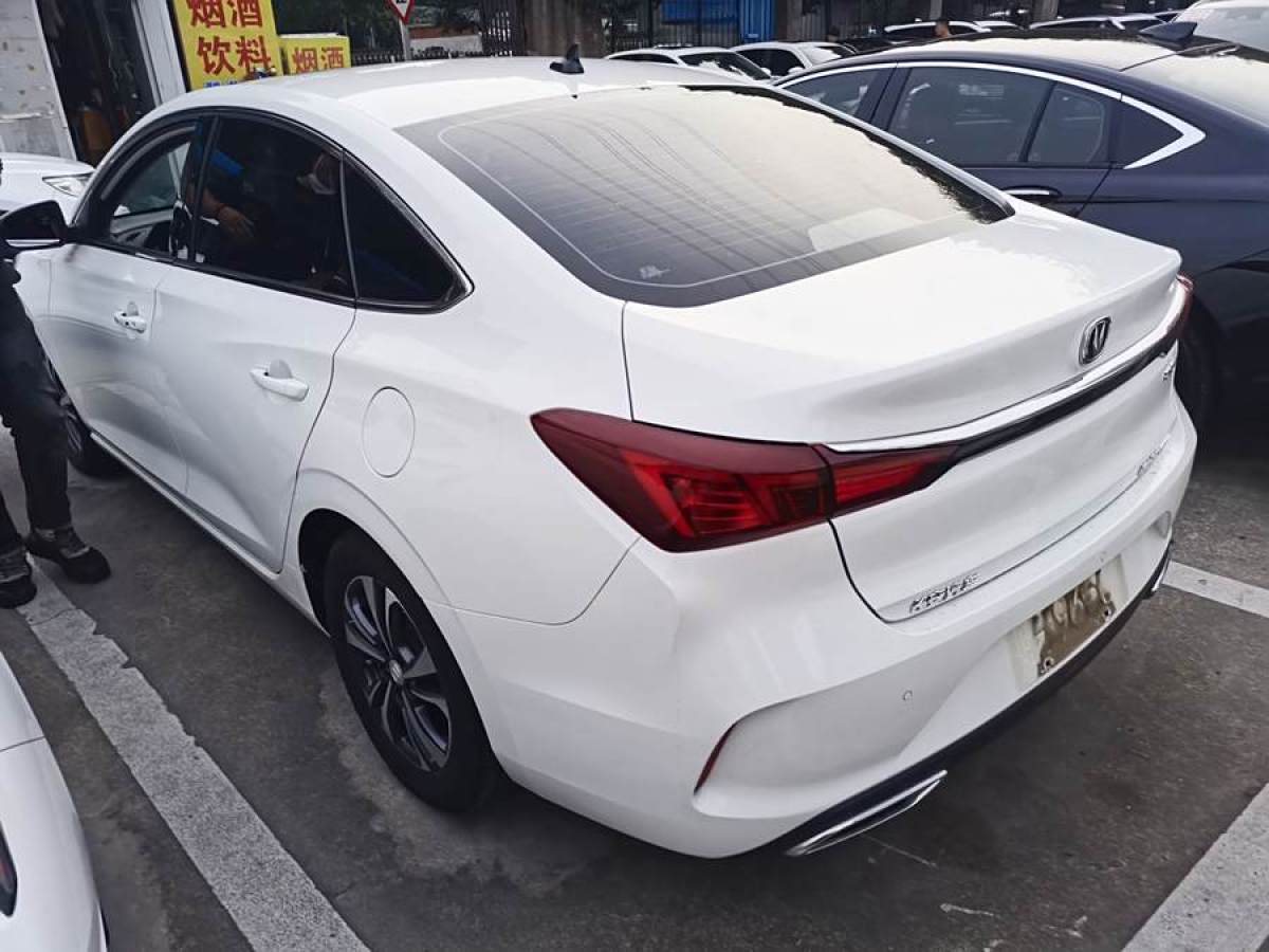 長(zhǎng)安 逸動(dòng)  2021款 PLUS 藍(lán)鯨NE 1.4T GDI DCT旗艦型圖片