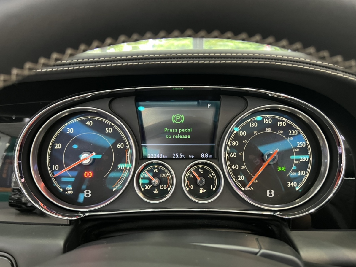 宾利 欧陆  2017款 4.0T GT V8 S 敞篷版图片