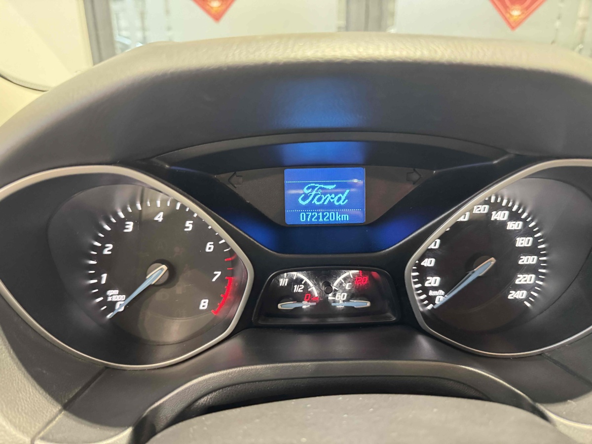 2014年4月福特 ?？怂? 2012款 兩廂 1.6L 自動(dòng)舒適型
