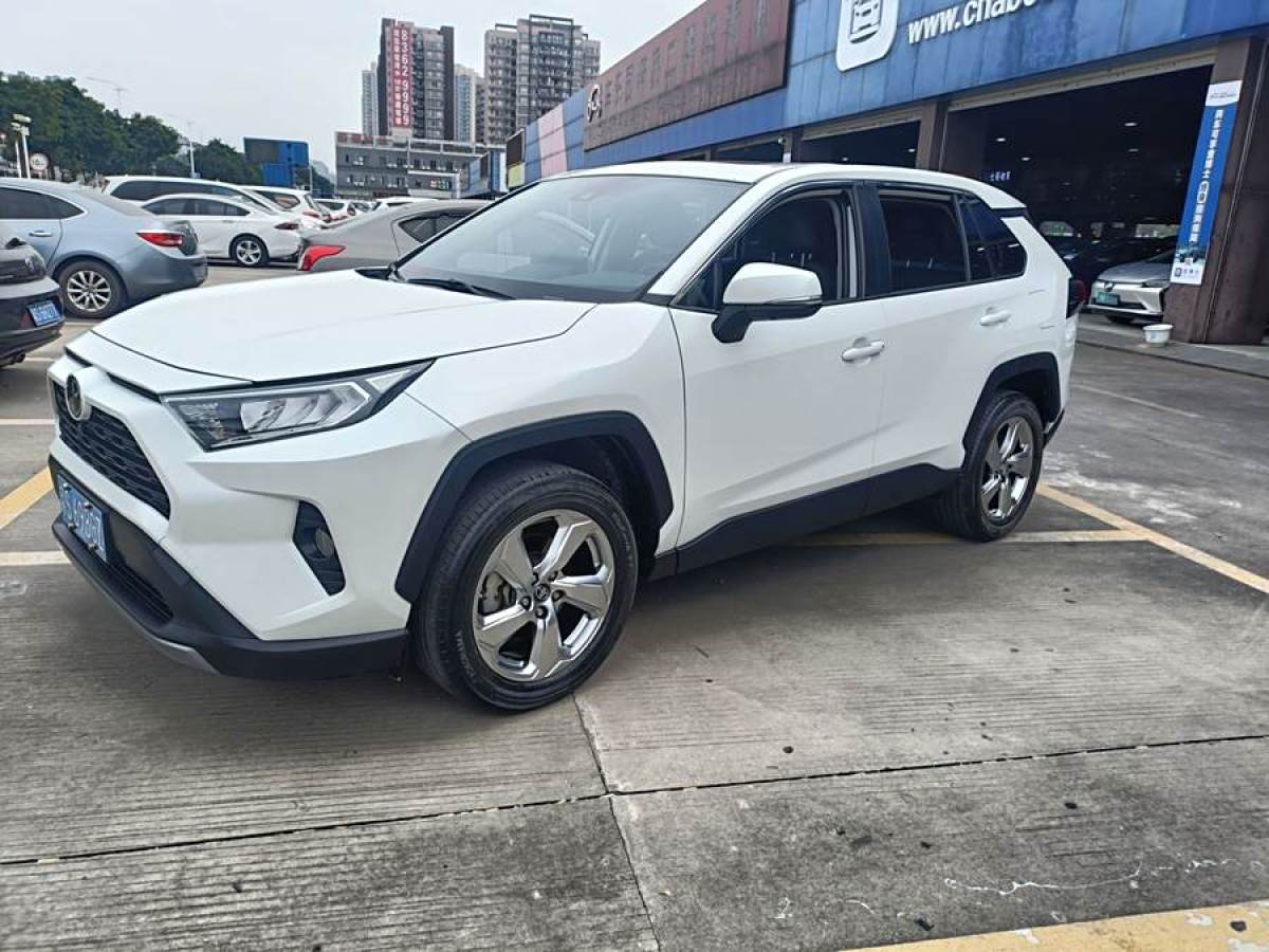 2020年1月豐田 RAV4榮放  2020款 2.0L CVT兩驅(qū)風(fēng)尚版