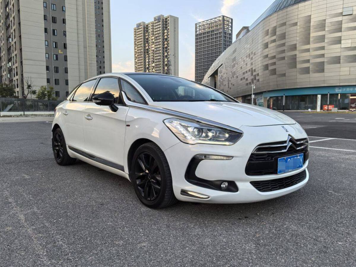 2015年2月DS DS 5  2015款 1.8T 豪華版THP200