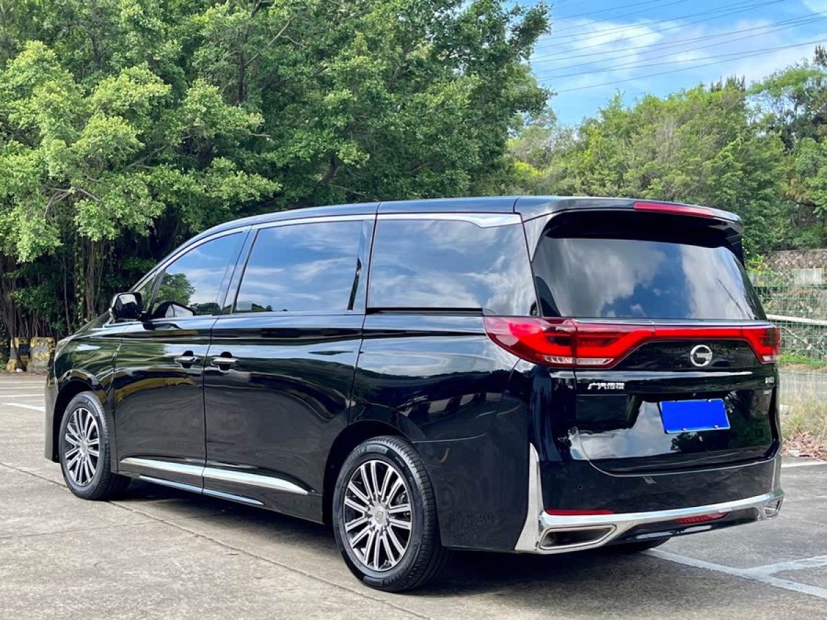 廣汽傳祺 M8  2021款 領(lǐng)秀系列 390T 至尊版圖片