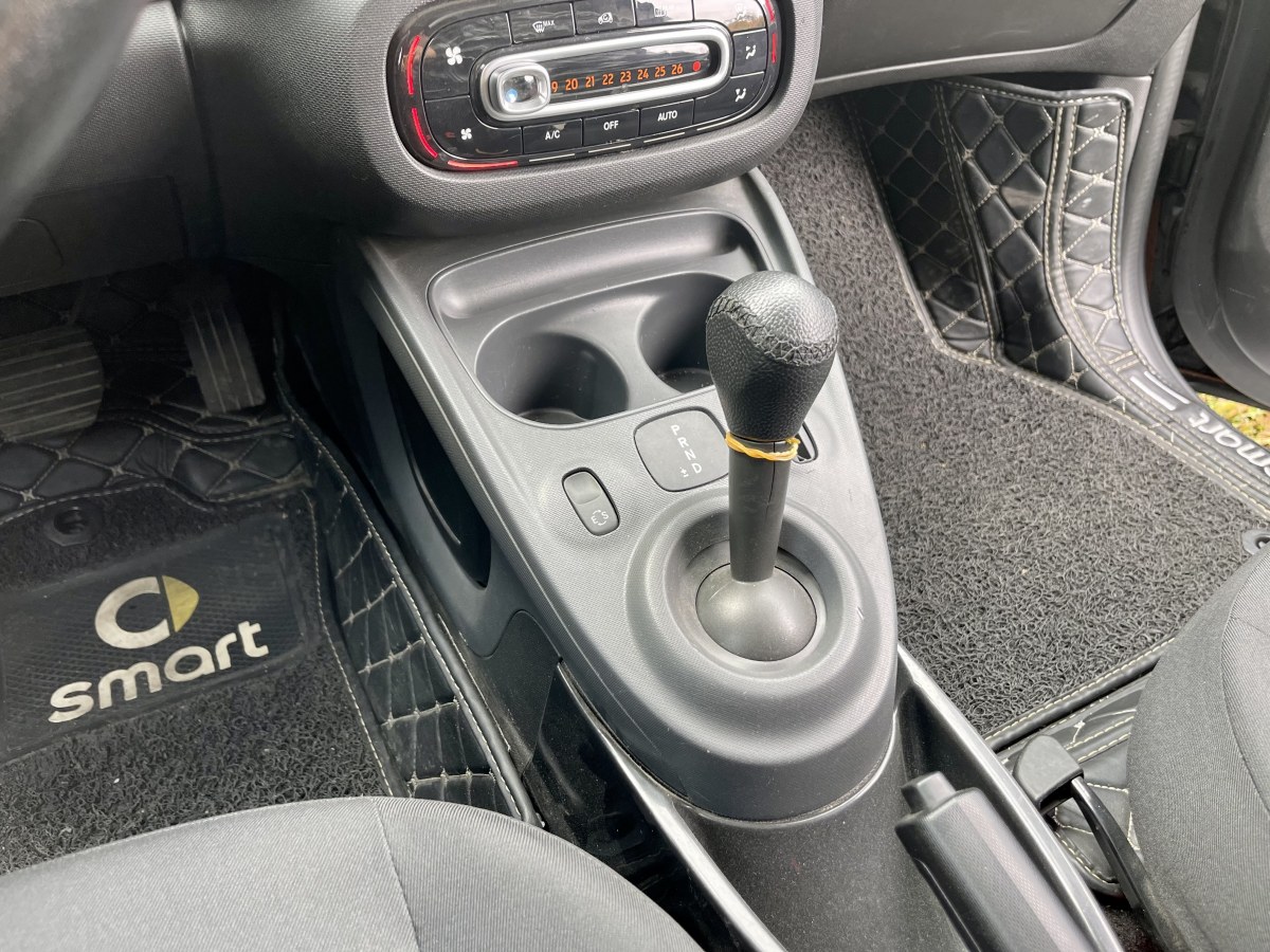 2017年1月smart fortwo  2015款 1.0L 52千瓦硬顶灵动版