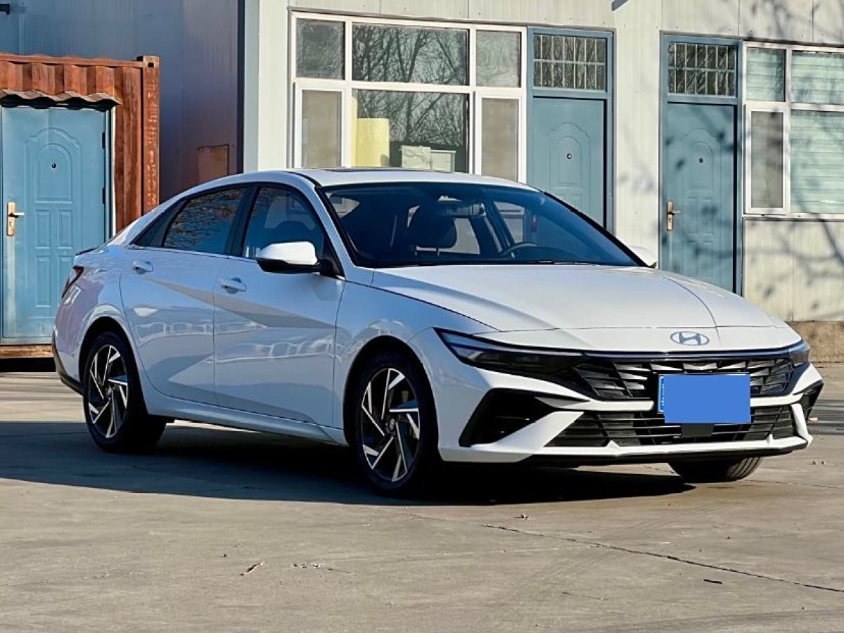 現(xiàn)代 伊蘭特  2023款 1.5L CVT LUX尊貴版圖片