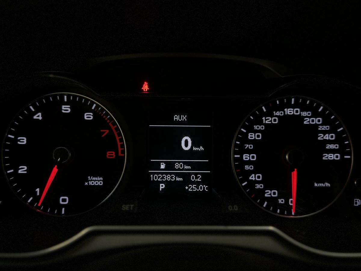 奧迪 奧迪A4L  2013款 30 TFSI 自動(dòng)舒適型圖片