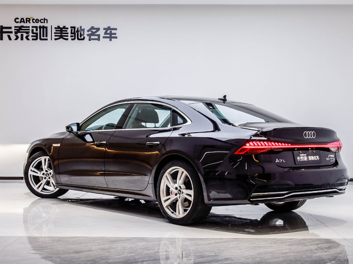 奥迪A7L 2022款 45 TFSI S-line 筑梦未来版图片