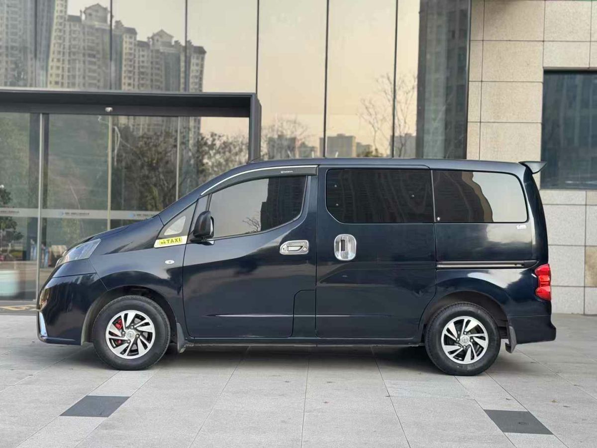 日產(chǎn) NV200 圖片