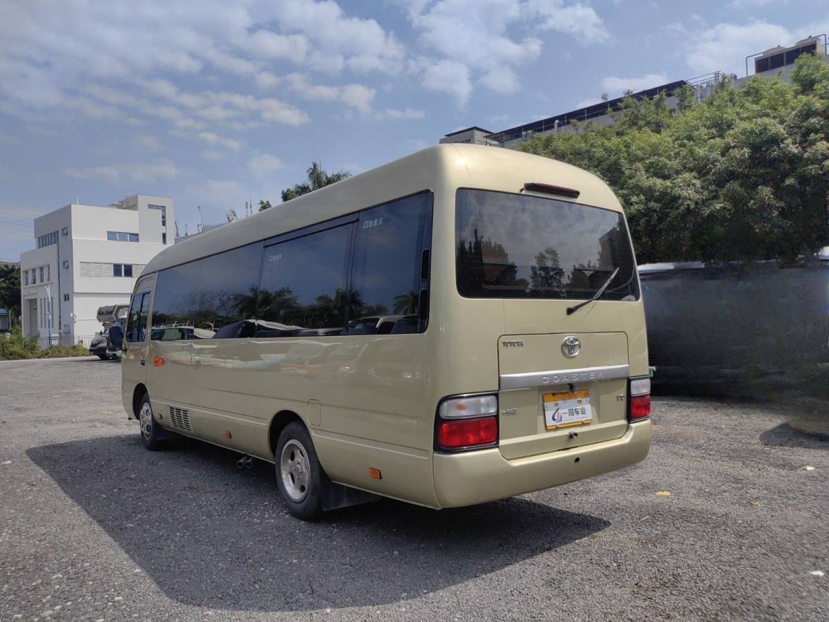 有公告20座汽油4.0考斯特旅游車(chē)圖片