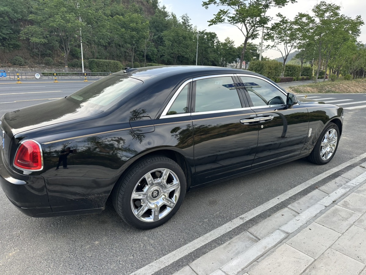 勞斯萊斯 古思特  2014款 6.6T 標(biāo)準(zhǔn)版圖片