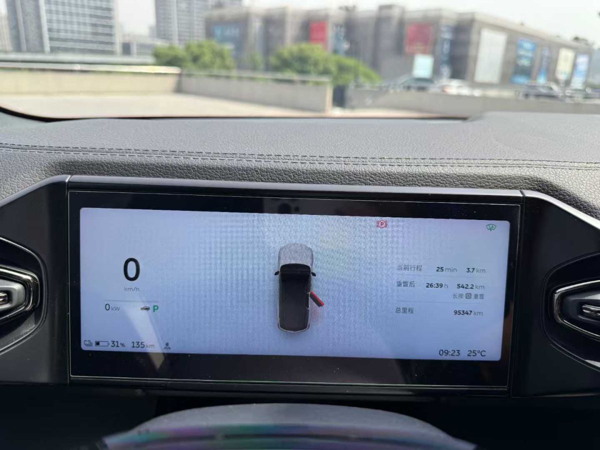 蔚來(lái) 蔚來(lái)EC6  2020款 430KM 運(yùn)動(dòng)版圖片