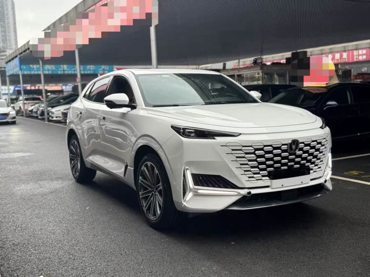 長安 長安UNI-K  2021款 2.0T 全輪驅(qū)動尊貴型圖片