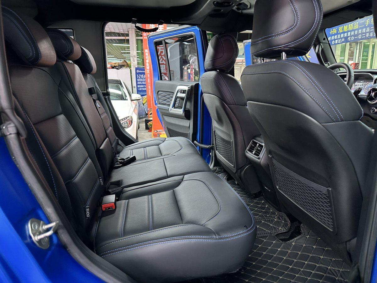 北京 BJ40  2021款 2.3T 自動(dòng)四驅(qū)刀鋒英雄版至尊型圖片