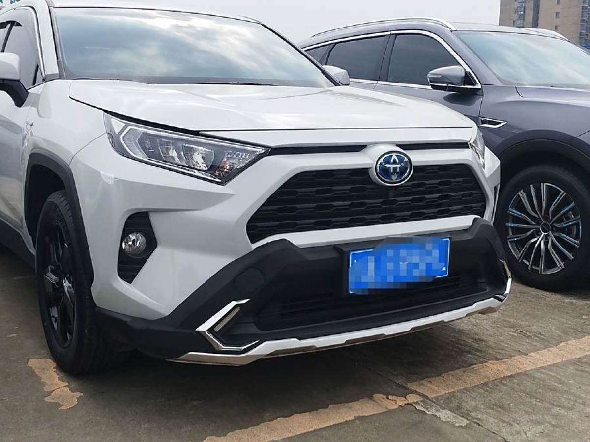 豐田 RAV4榮放  2023款 雙擎 2.5L E-CVT四驅(qū)精英Plus版圖片