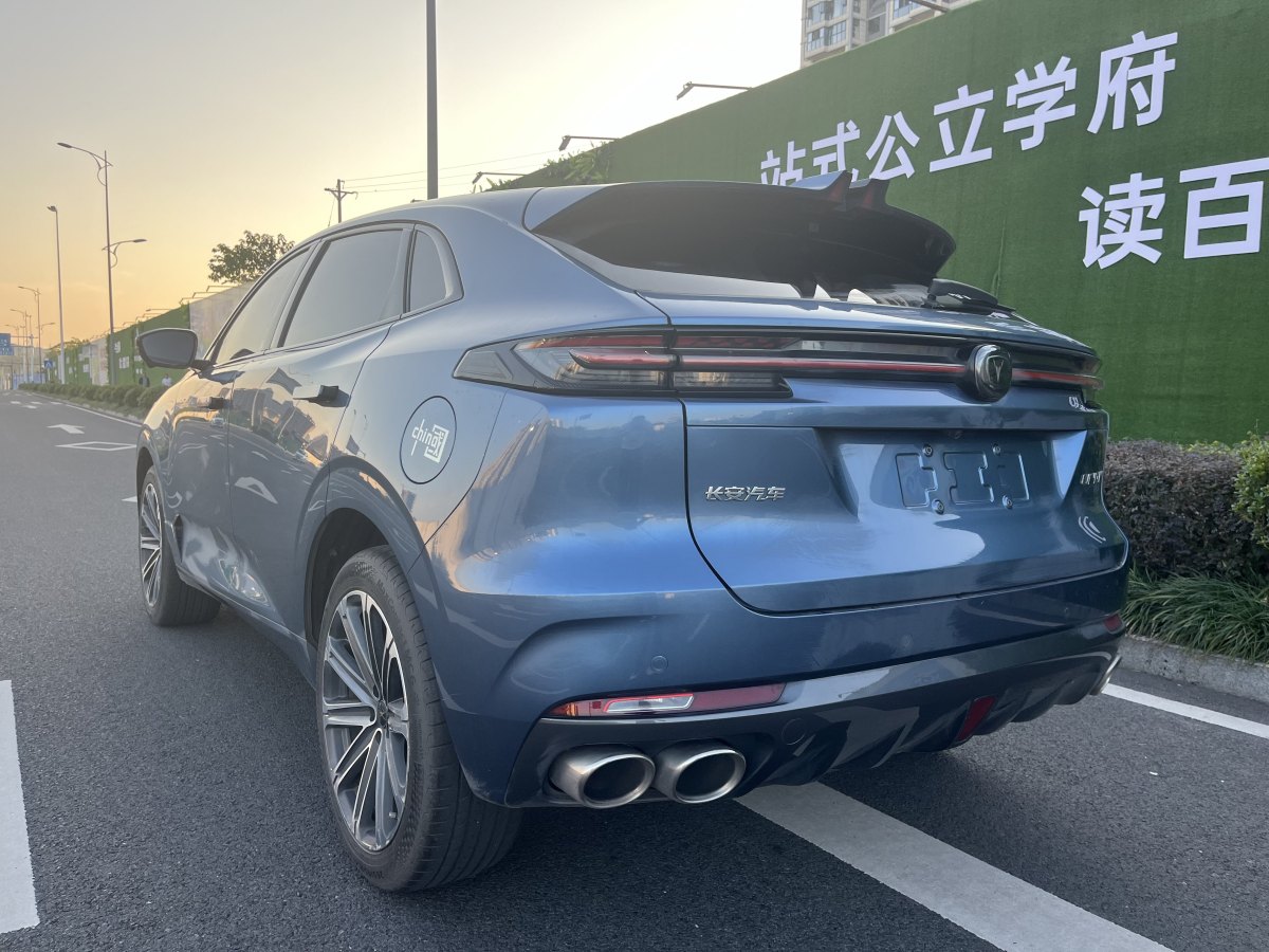 長安 長安UNI-K  2021款 2.0T 尊貴型圖片