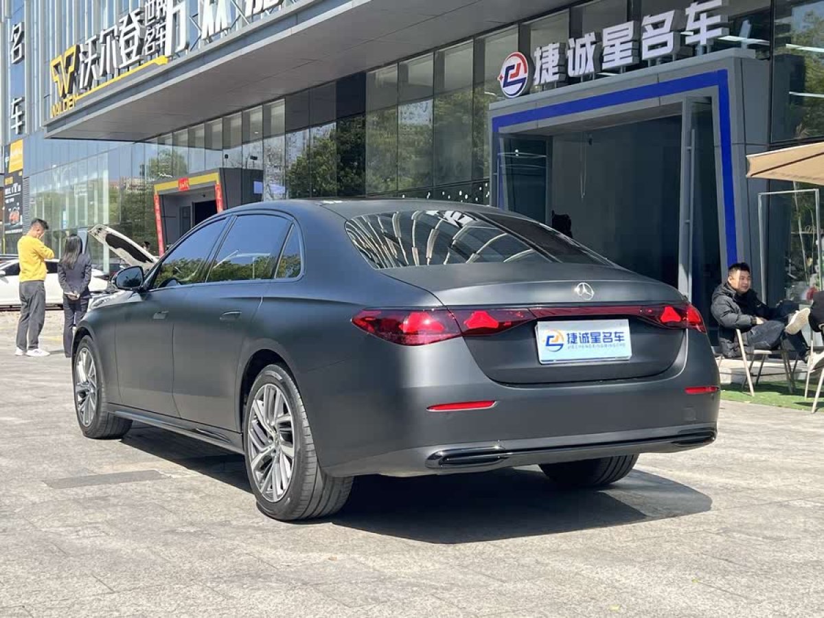 奔馳 奔馳E級(jí)  2025款 改款 E 300 L 時(shí)尚型圖片