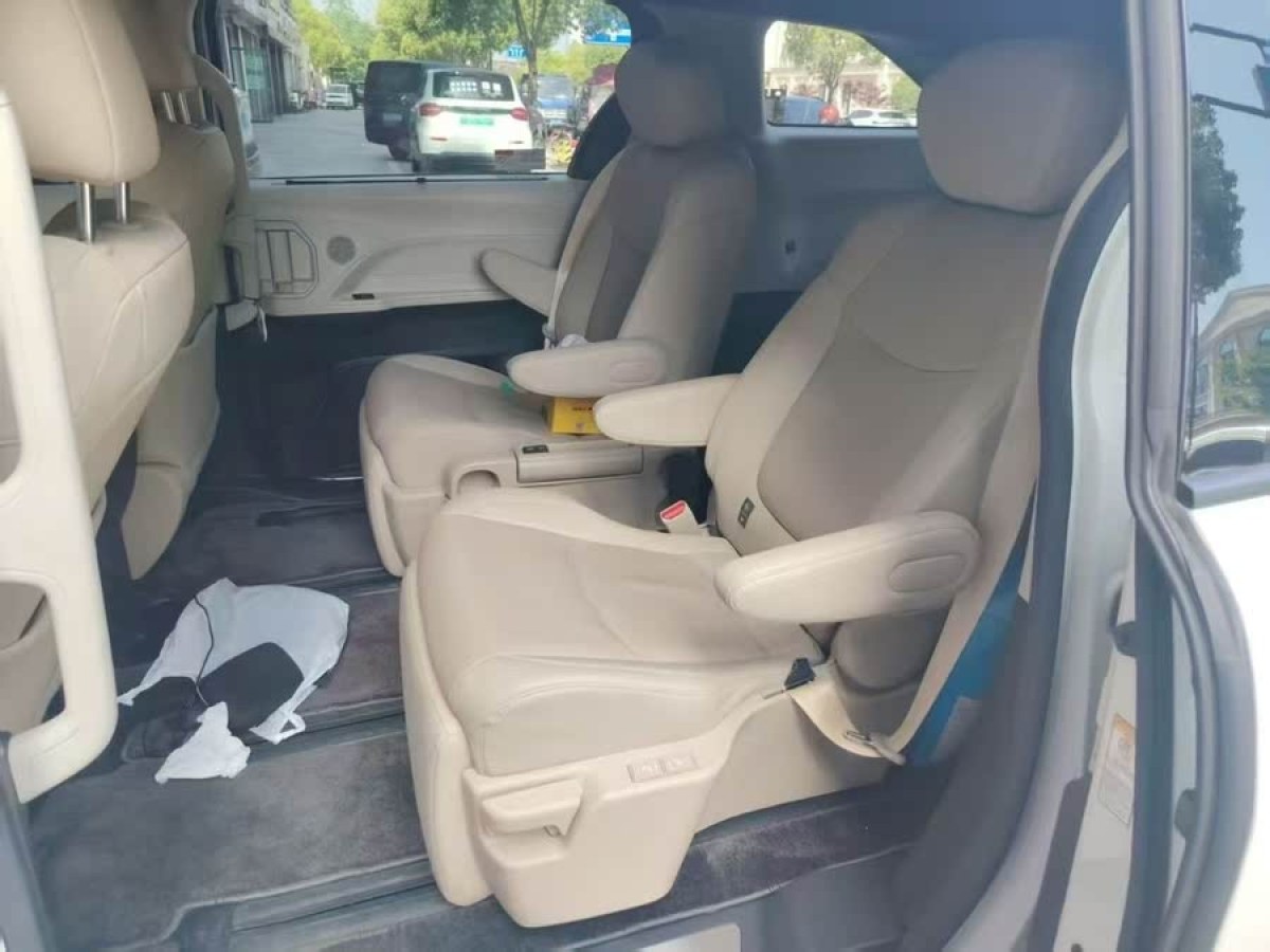 豐田 賽那SIENNA  2021款 2.5L混動 尊貴版圖片