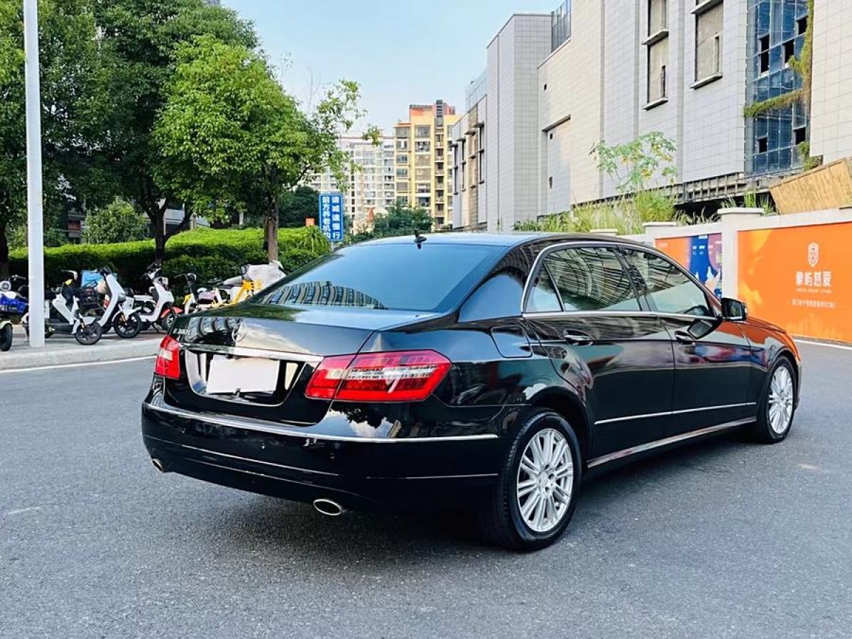 奔馳 奔馳E級  2012款 E 300 L 時(shí)尚型圖片